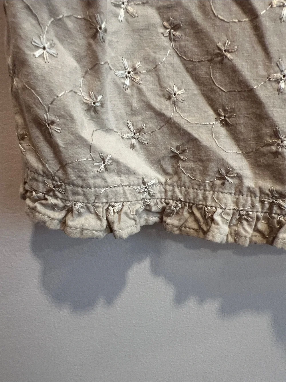 Vintage Faded Glory Cream Embroidered Sleeveless Button-Up Top - Picture 4 of 7